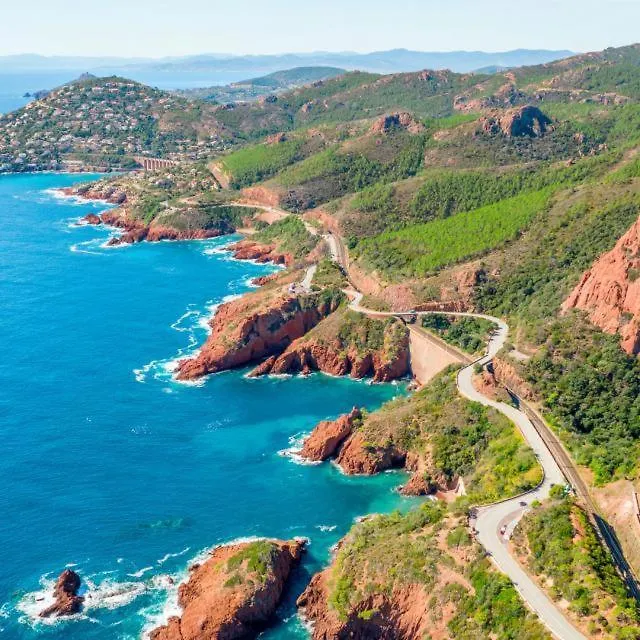 Village Cap Esterel, Piscine, Plage Saint-Raphael  Apartment